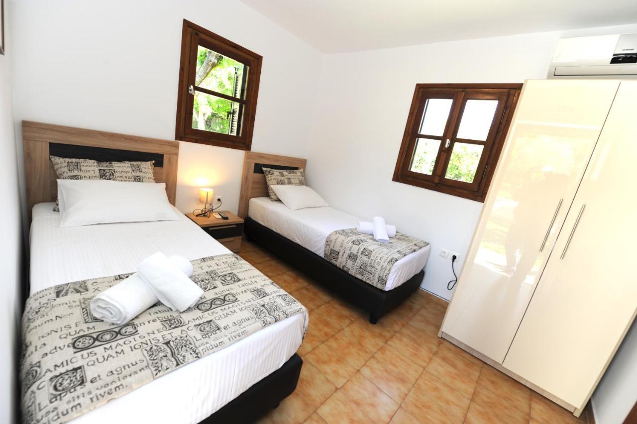 מישטראש Camping & Bungalows Castle View מראה חיצוני תמונה