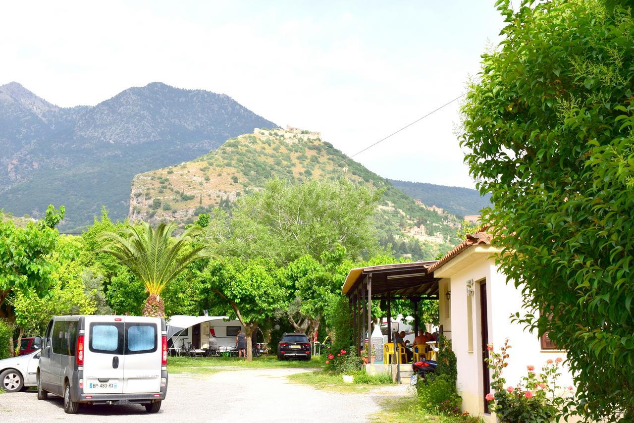 מישטראש Camping & Bungalows Castle View מראה חיצוני תמונה