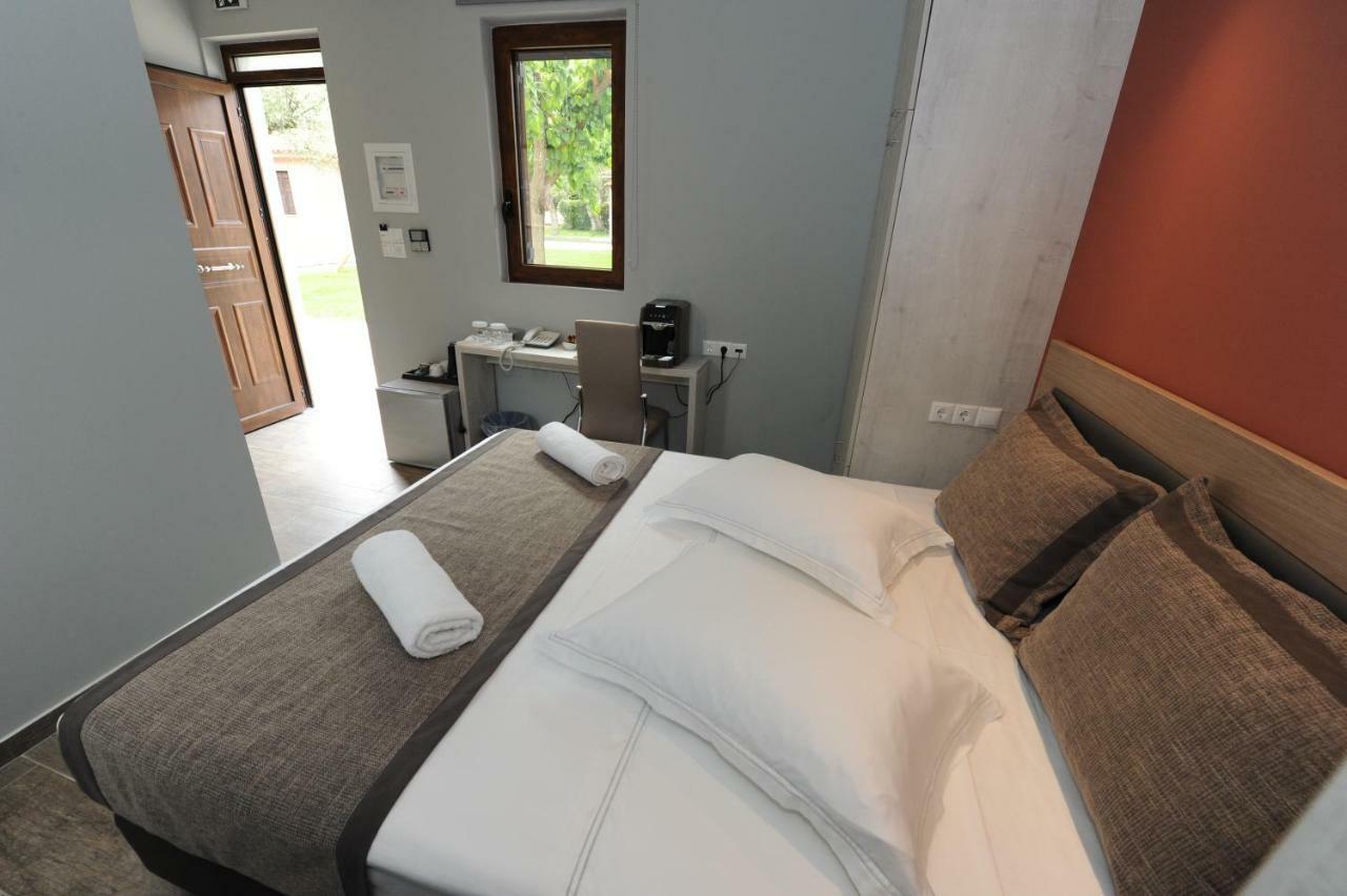 מישטראש Camping & Bungalows Castle View מראה חיצוני תמונה